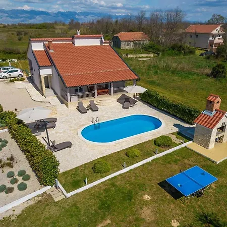 Paulina With A Heated Pool- By Ta Leut Agency Villa *