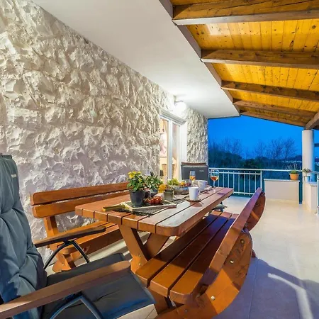 Paulina With A Heated Pool- By Ta Leut Agency Villa